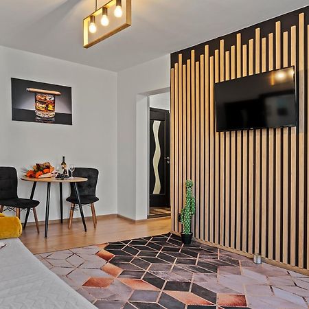 Apartament De Lux Drumul Taberei Букурещ Екстериор снимка